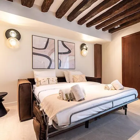 Appartamento Luxury And Charm In Heart Of Place Des Vosges Parigi