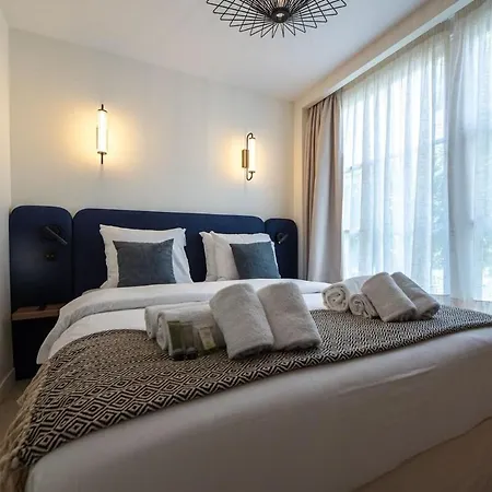 Luxury And Charm In Heart Of Place Des Vosges * Paris